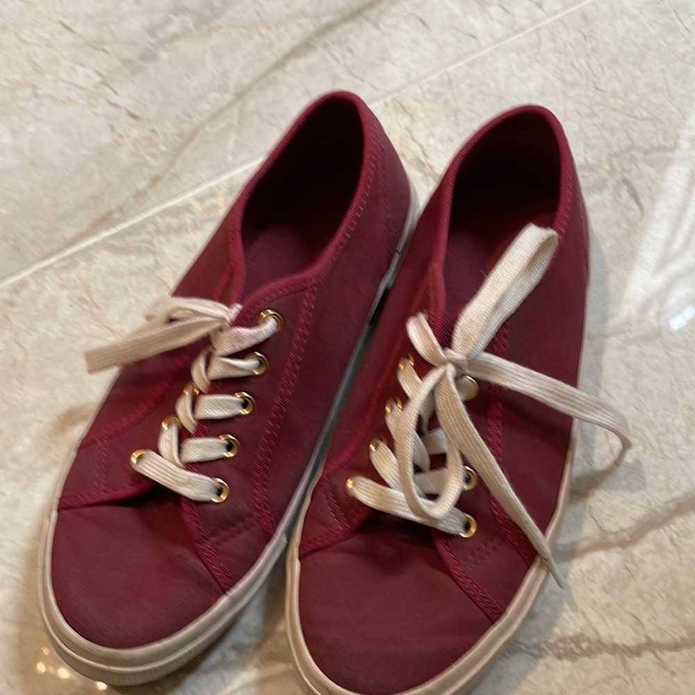 Old navy flats sneakers red burgundy size 7 canvas fabric woman girls juniors